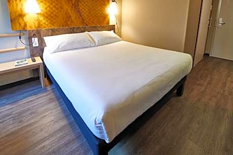 Standard Room with One Double Bed