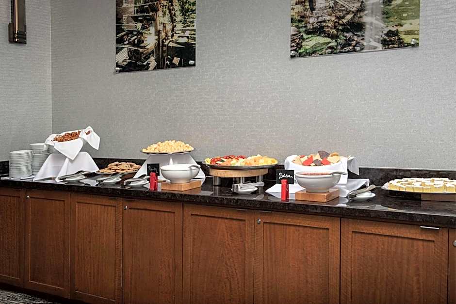 Embassy Suites By Hilton Springfield