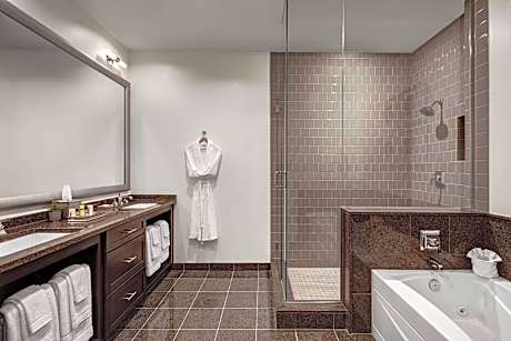 Suite, 1 Bedroom (1 King Bed and 1 Double Sofa Bed)