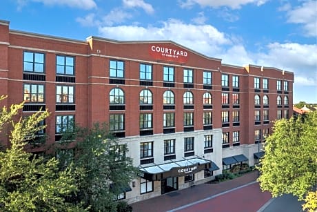 Courtyard by Marriott Savannah Downtown - Historic District