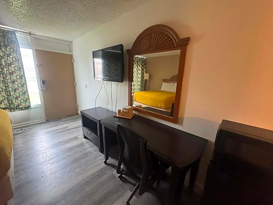 Express Inn & Suites