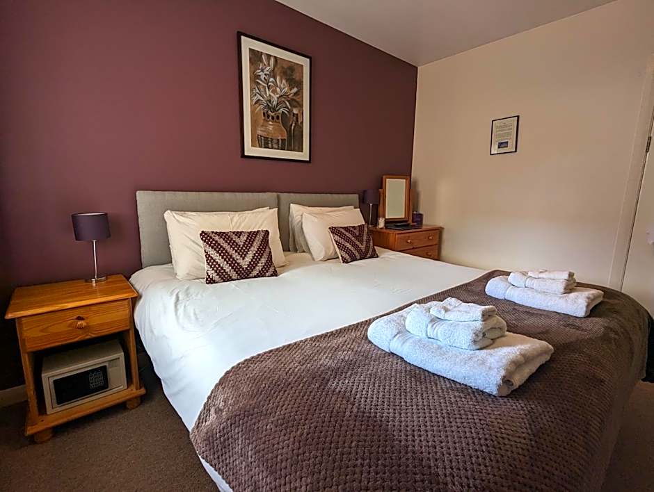 Photo 1 of 28 of Lund  Room - With Private External Bathroom