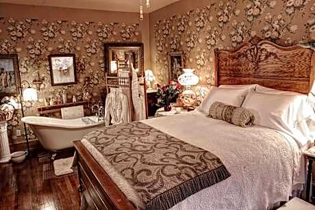 The Queen, A Victorian Bed & Breakfast
