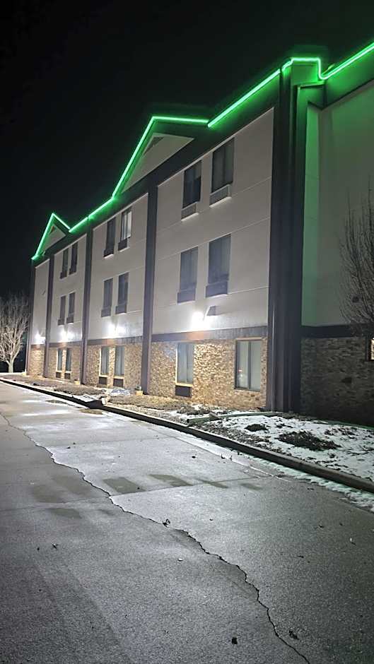 Quality Inn & Suites Manhattan