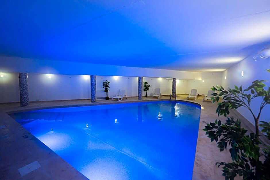 Primera Hotel