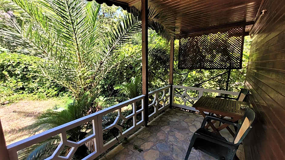 Canada Hotel & Bungalows