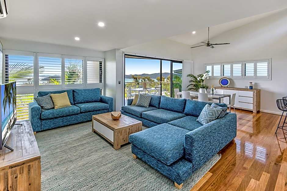 Pinnacle Apartments on Hamilton Island by HIHA