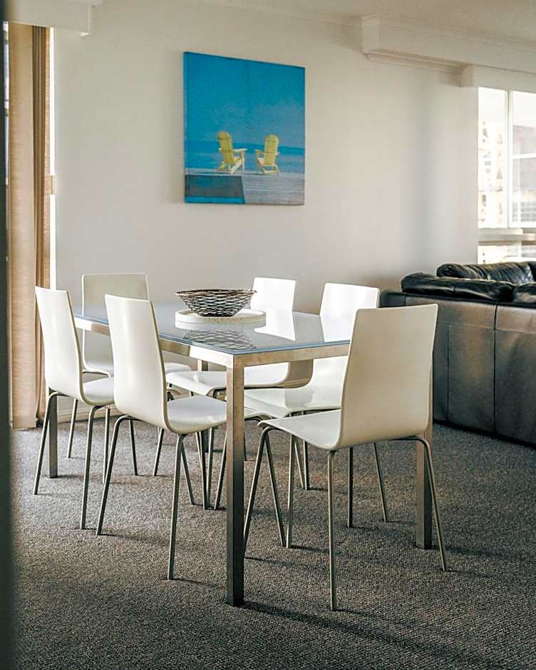 The Crest Apartments - Main Beach