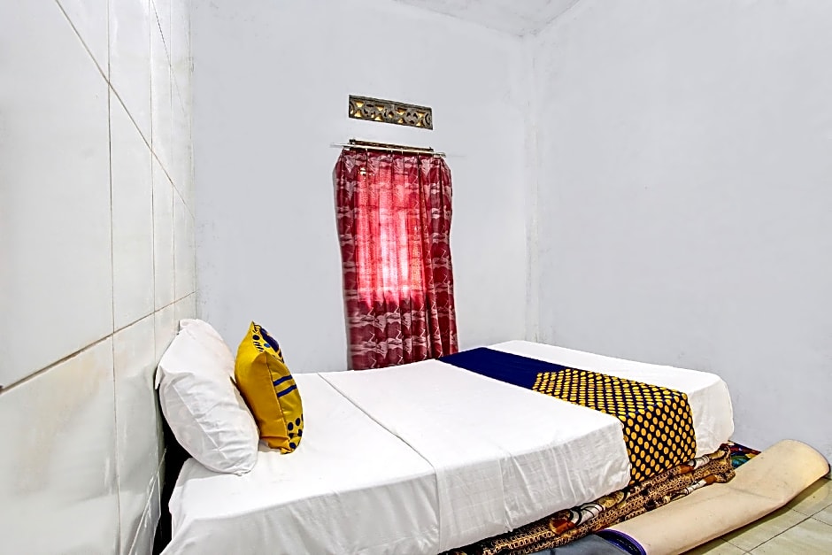 SPOT ON 92535 Guest House Pak Darso