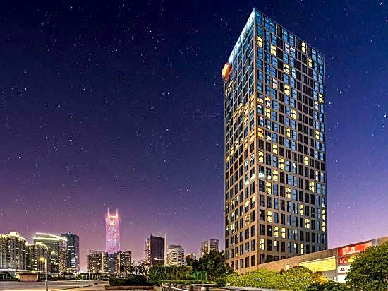 Poly Zhonghui Hotel Apartment (Guangzhou East Railway Station Sports Center)