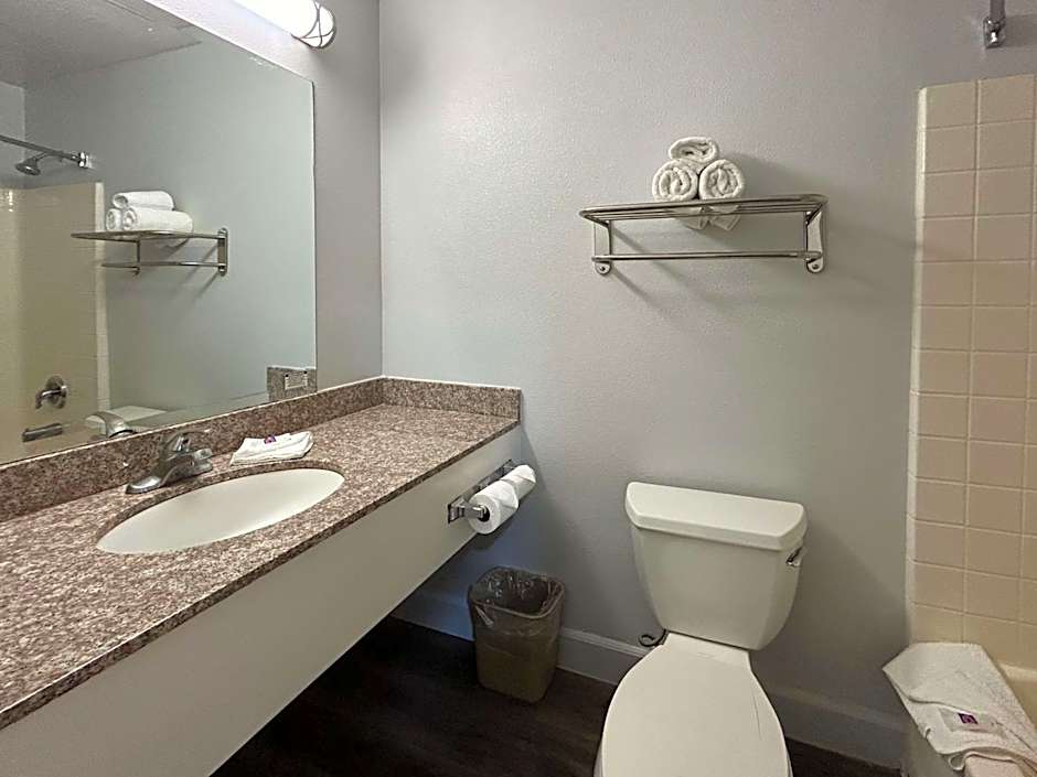 Studio 6 Suites Hesperia, CA West Main Street I 15