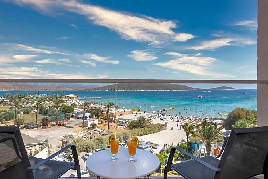 Design Plus Seya Beach Hotel