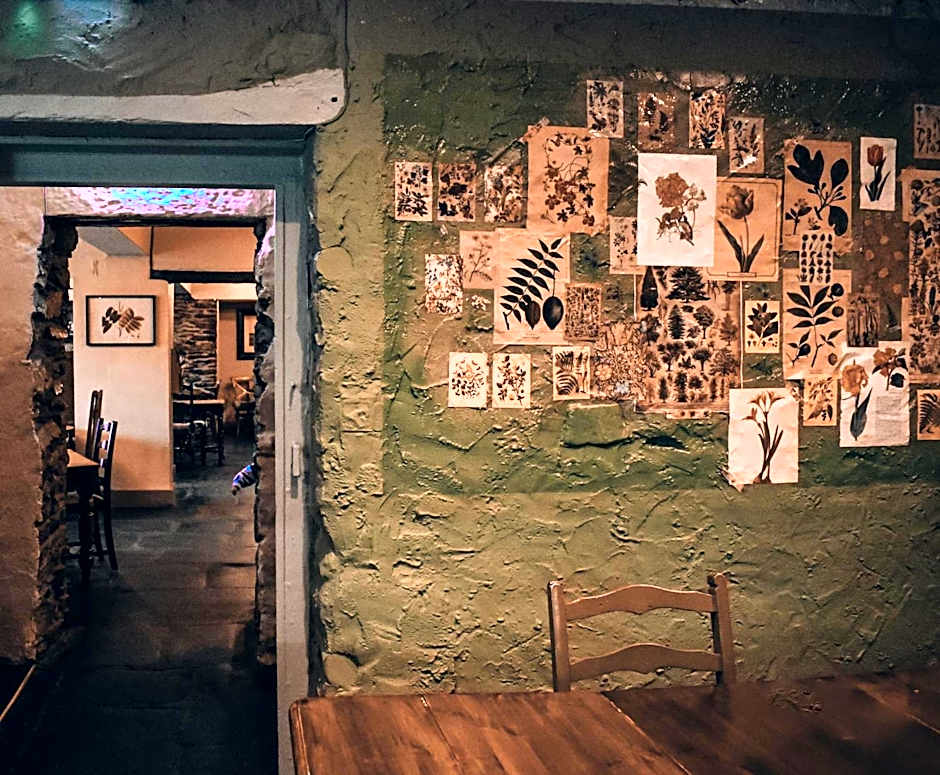 The Hare & Hounds Inn