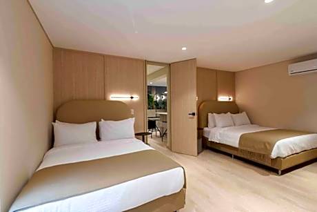 Deluxe Double Studio