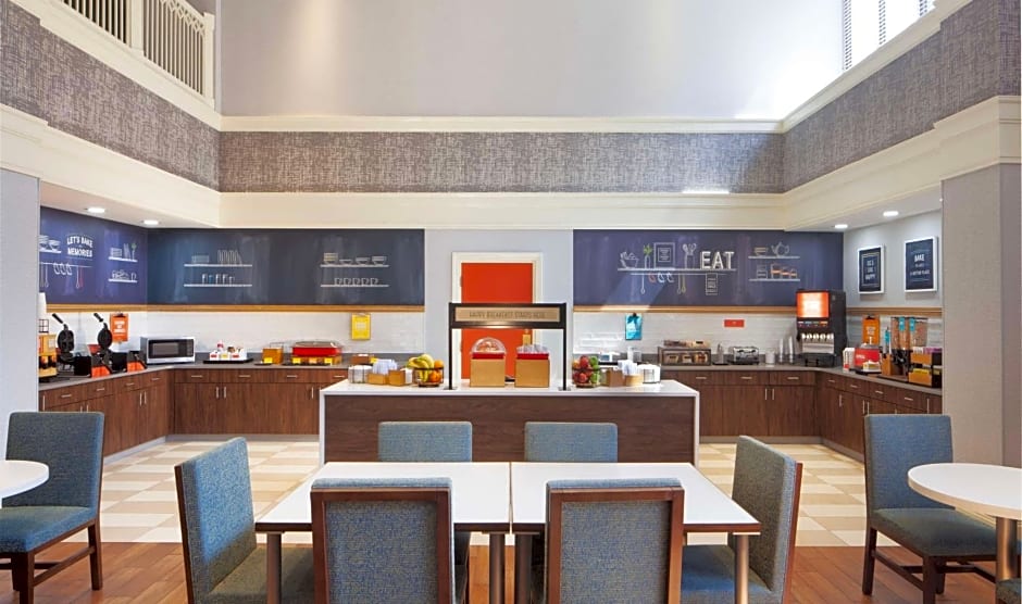 Hampton Inn By Hilton And Suites Atlanta Airport