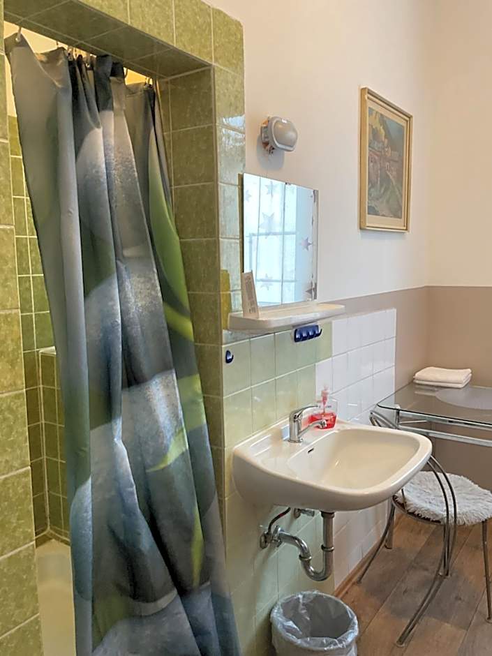 Pension Anna Monteurzimmer – Munich, CO
