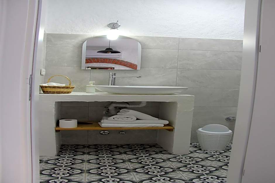 BADEMİÇİ OTEL