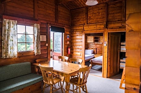Scandinavian Log Cabin - Classic