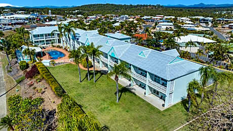 Reef Adventureland Motel