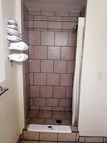 King Room - Non-Smoking