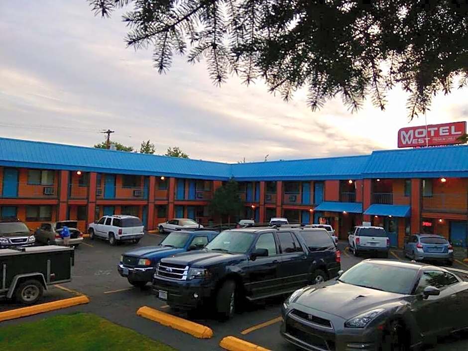 Motel West
