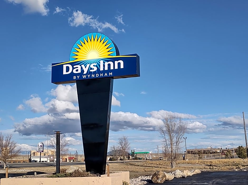 Days Inn by Wyndham Rawlins