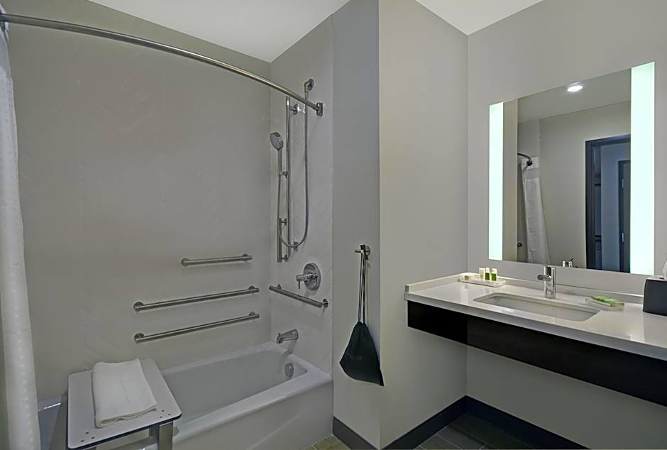 Holiday Inn Grand Rapids North By IHG