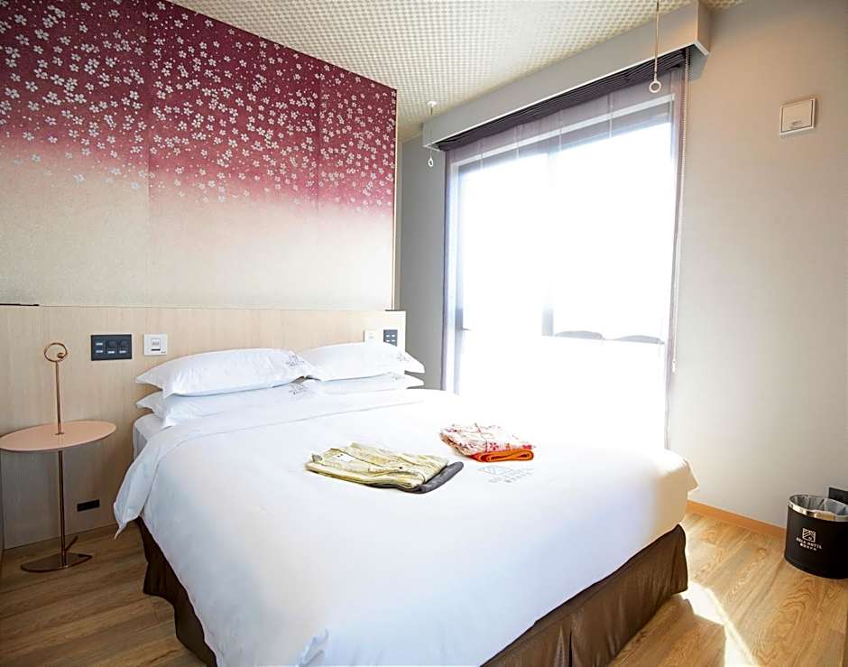 SOLA HOTEL