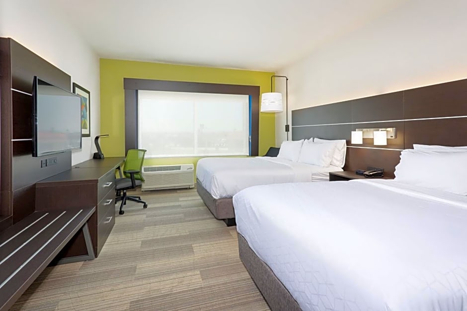 Holiday Inn Express and Suites Firestone Longmont