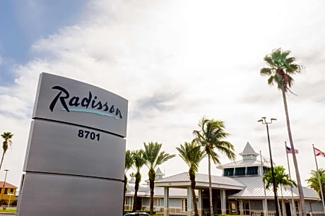 Radisson Resort At The Port