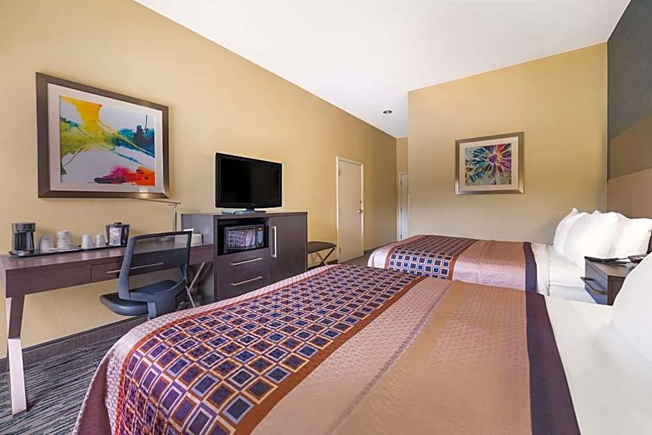 Best Western Bradbury Inn & Suites