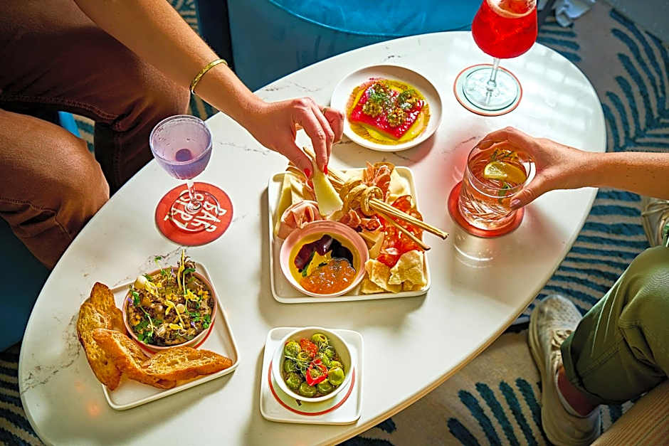 Kimpton Theta New York - Times Square By IHG