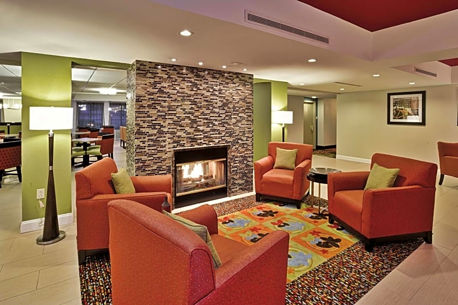 La Quinta Inn & Suites/New River Gorge National Park