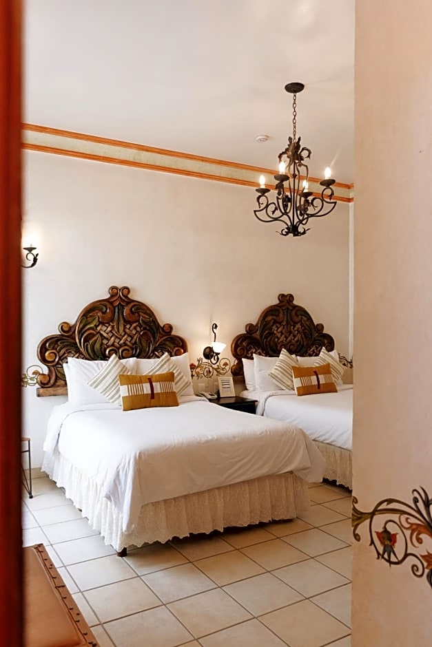 Los Pilares Hotel
