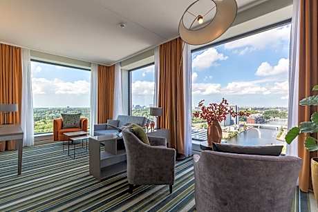 Royal Suite 1 King Bed 1 Double Sofabed