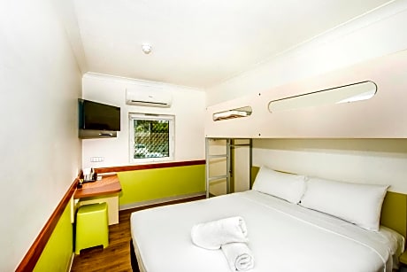 Standard Queen Room with Bunk Bed