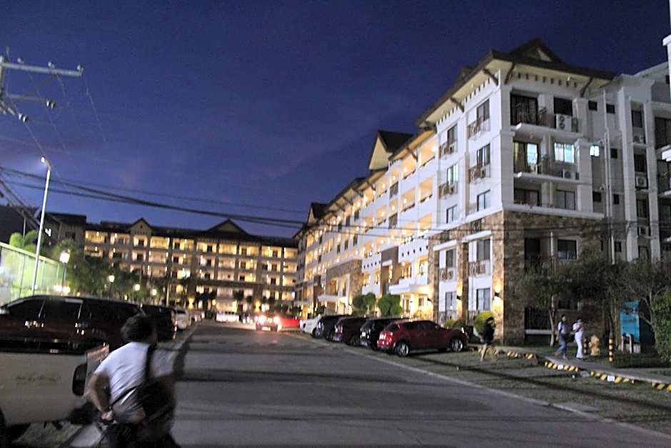 ONE OASIS B1 back of SM MALL, Free Pool Wifi