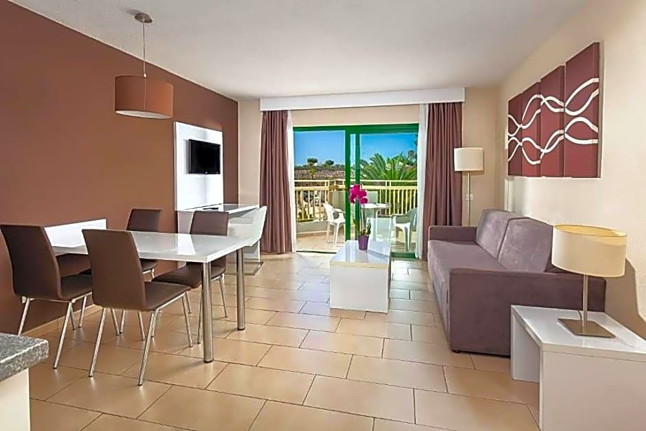 Playaolid Suites & Apartments