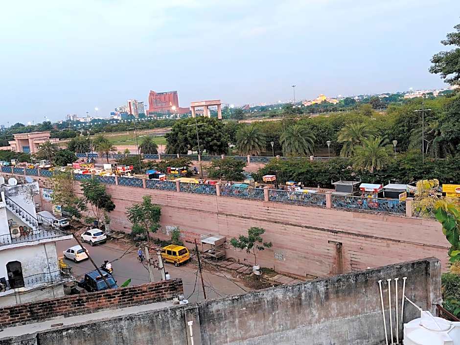 Hotel Seven – Ahmedabad, TN