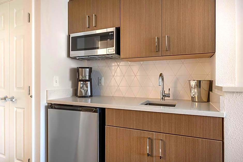 Hilton Grand Vacations on Paradise (Convention Center)