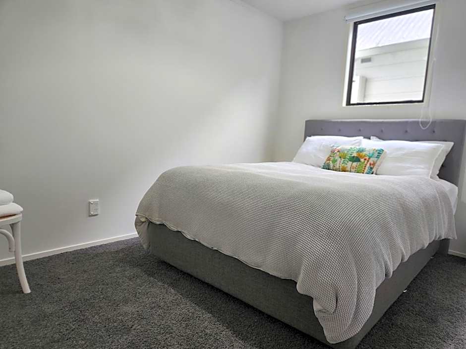 Photo 1 of 7 of 2 Bedroom Apartment, Annex Building