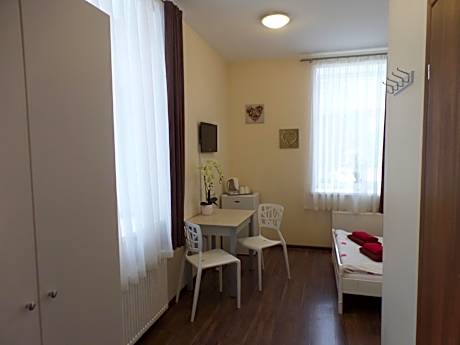 Double or Twin Room with Shower