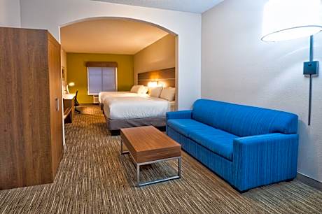 Queen Suite with Two Queen Beds