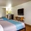Motel 6 Portland Mall - 205