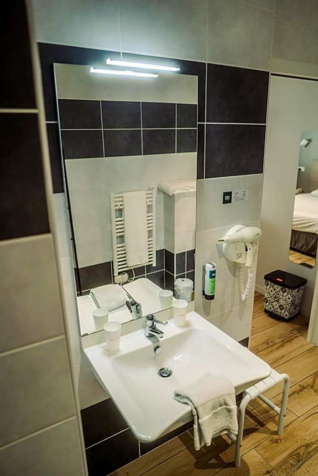 LOGIS -Hotel & Restaurant de la Place