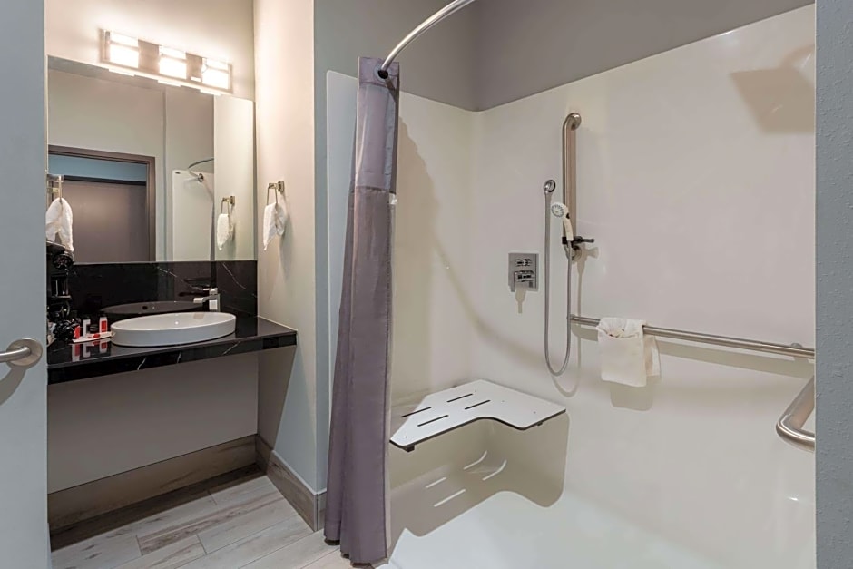 Baymont by Wyndham Madison South