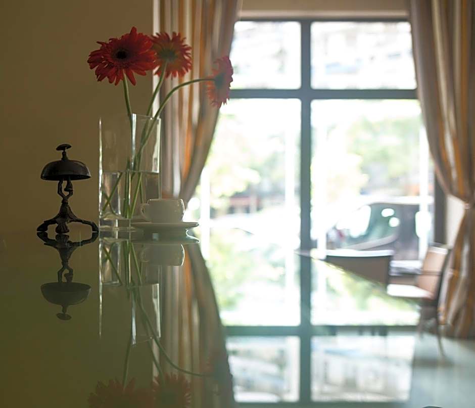 Davitel - Tobacco Hotel