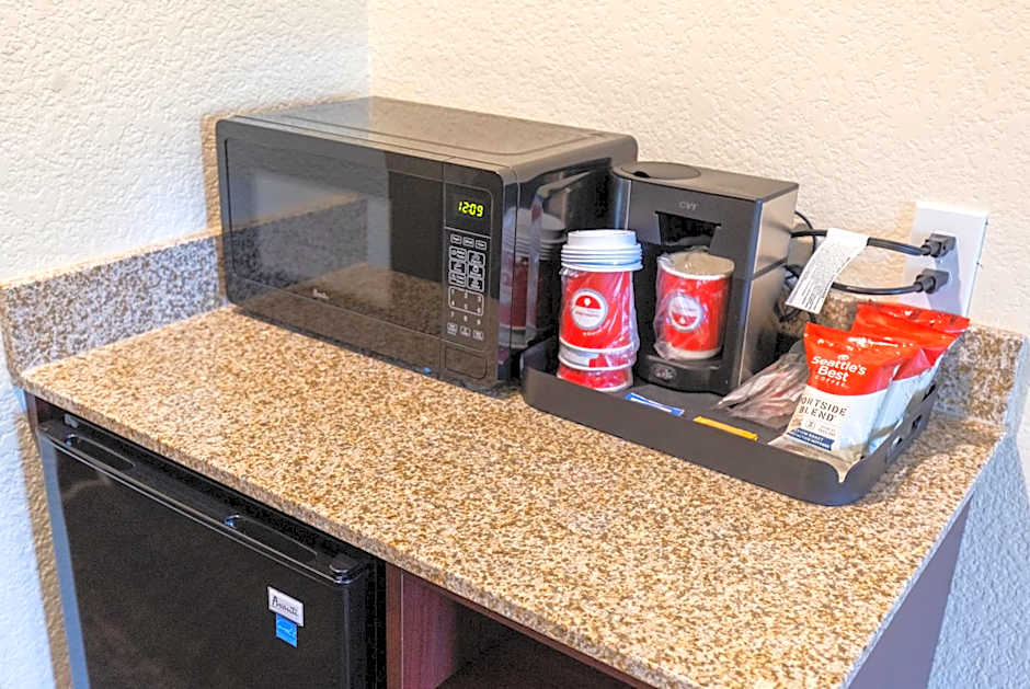 Cobblestone Inn & Suites - Winters