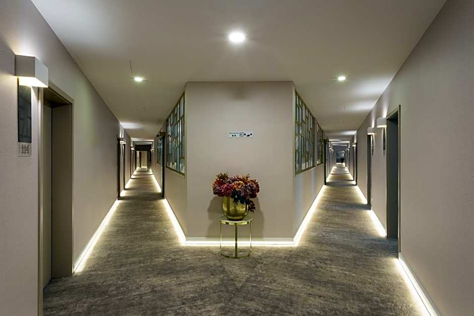 Mera Hotel