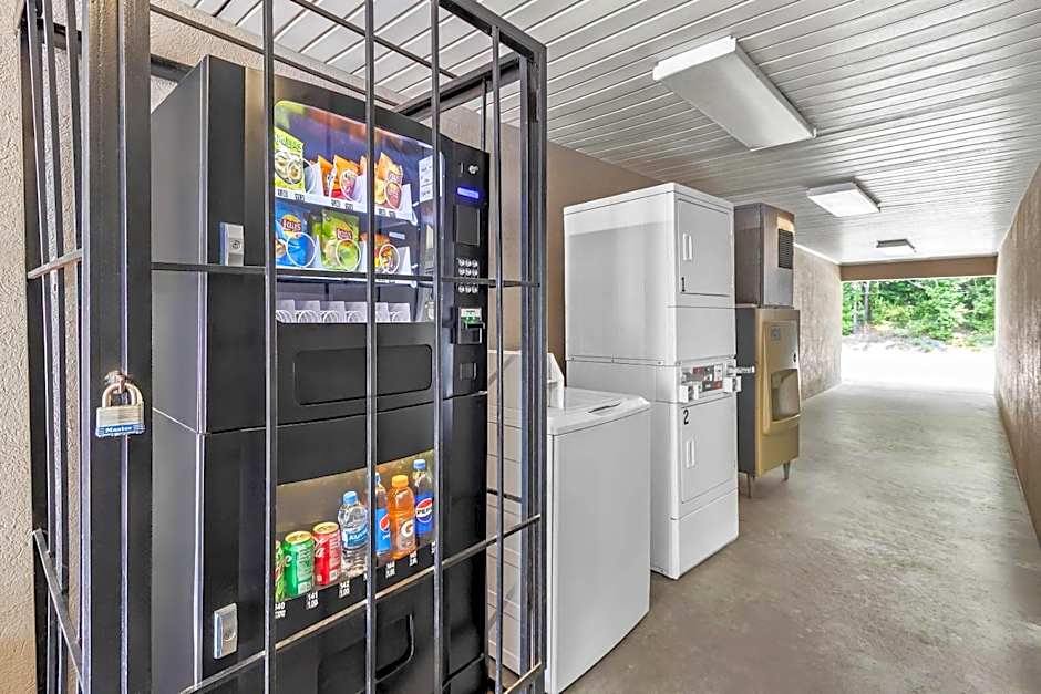 Econo Lodge Inn & Suites Cayce I-26 Airport